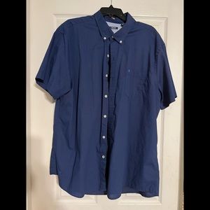 Men’s Izod short-sleeved dress shirt